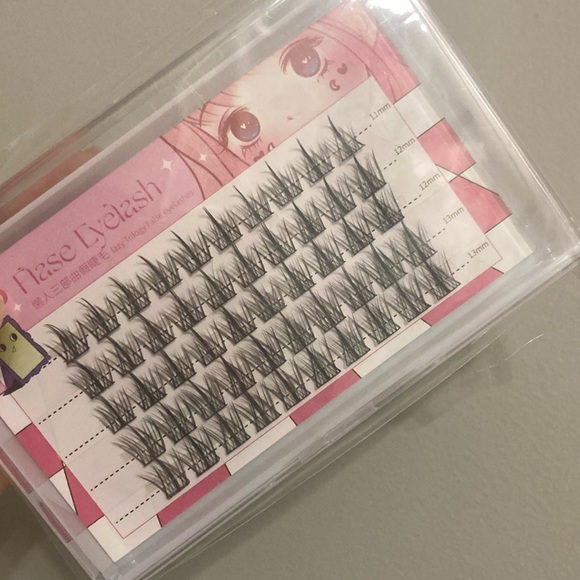 False eyelashes - Picture 1 of 1